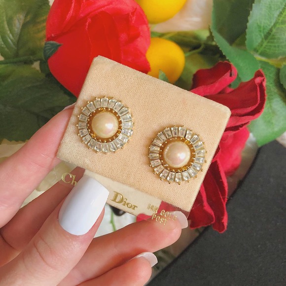 Christian Dior Vintage 14K Gold & Pearl Earrings - Picture 4 of 5